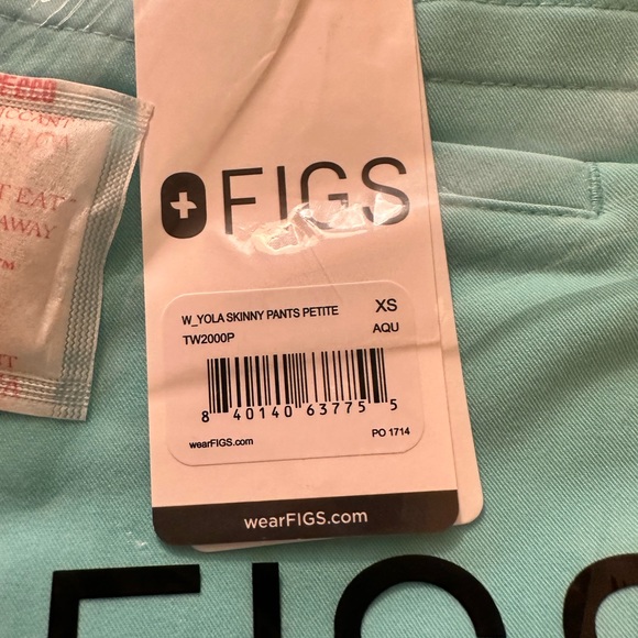 Figs, Fresh Aqua, Yola, petite extra small, fresh aqua. - Picture 3 of 3